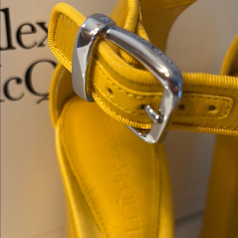 In box like new Alexander McQueen sunflower 🌻 Yellow Women's platform Sandals 39 - Picture 4 of 14